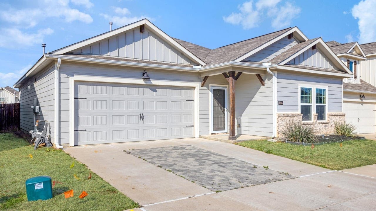 2105 Paxton Way, Denton, TX