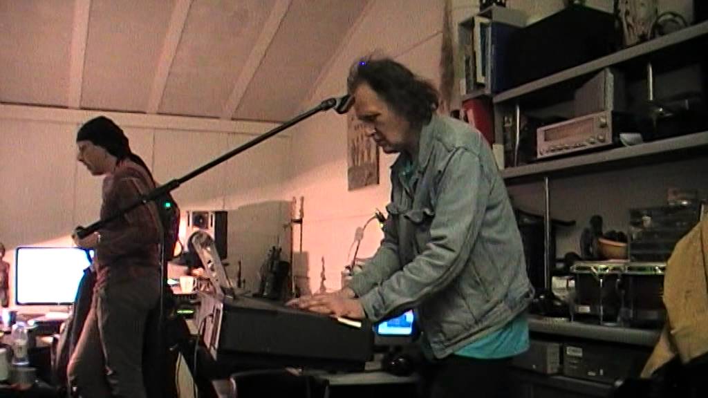 Making of Maunula-record  -  K&auml;rtsy plays Flatus