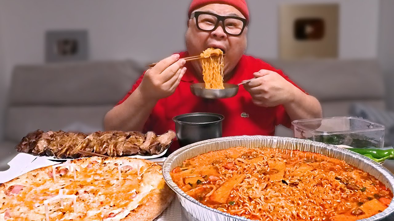 더고아재! 끓여먹는 대왕뚜껑에 파파존스 피자, 등갈비 추가 🇰🇷│Ramyeon, Pizza, Deunggalbi Mukbang Eatingshow