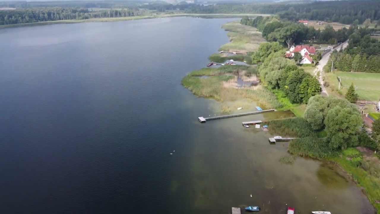 Jezioro Białoławki i w tle Śniardwy