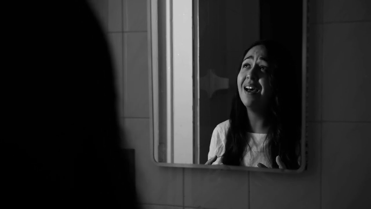 Divina T&uacute; - Adriana Foster (versi&oacute;n del tema de Carlos Mac&iacute;as)
