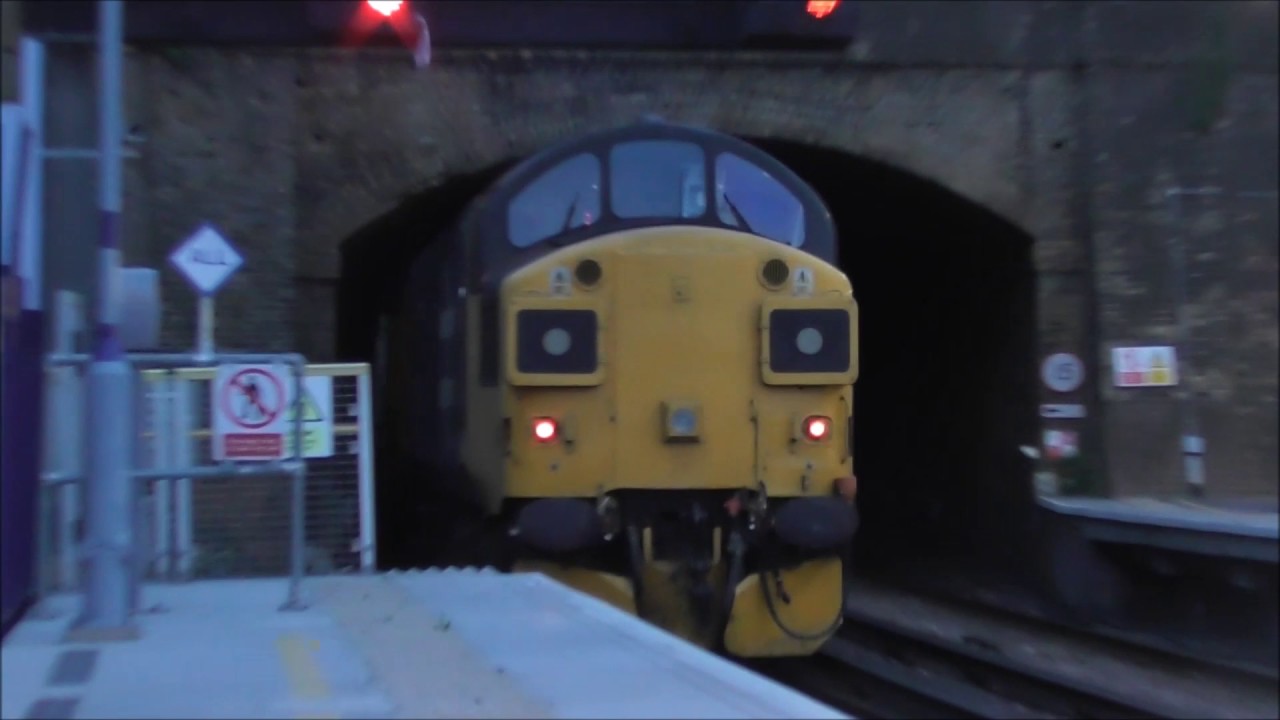 37116 + 37025 Passing Gravesend with 3Q77 1st August 2017