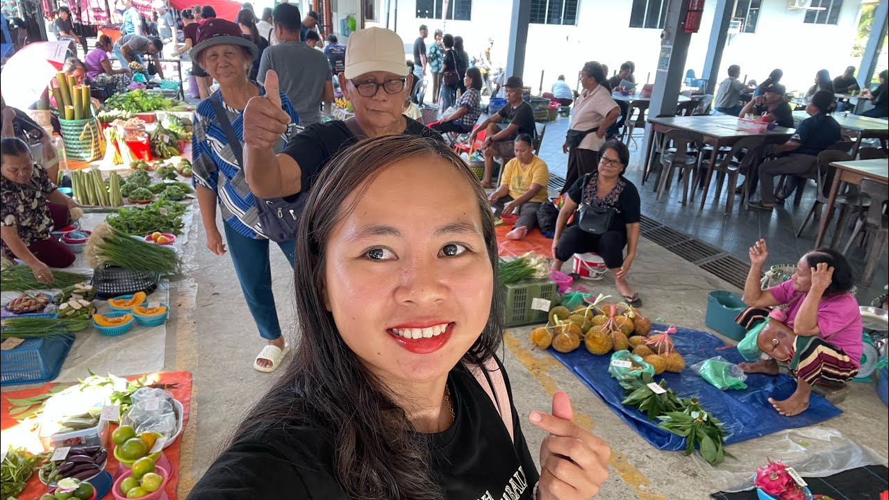 Makan Mee Di Pasar Julau & Melihat Orang Jual Di Tamu Julau// Bapa Makan Mee Lagi Di Pasar Pakan
