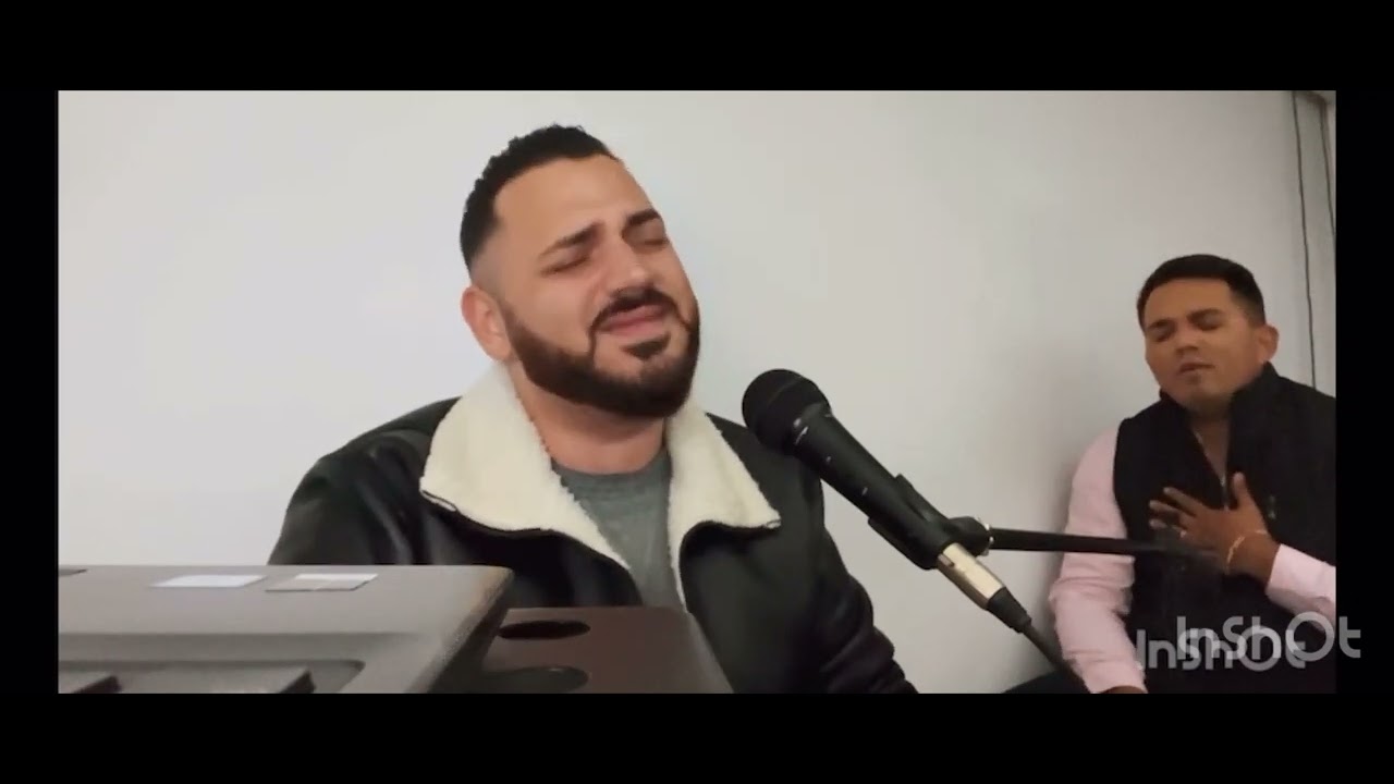 Candidato Carlos Paulo e irmão josue coro da igreja Filadélfia das galinheiras . Em adoração a Deus.