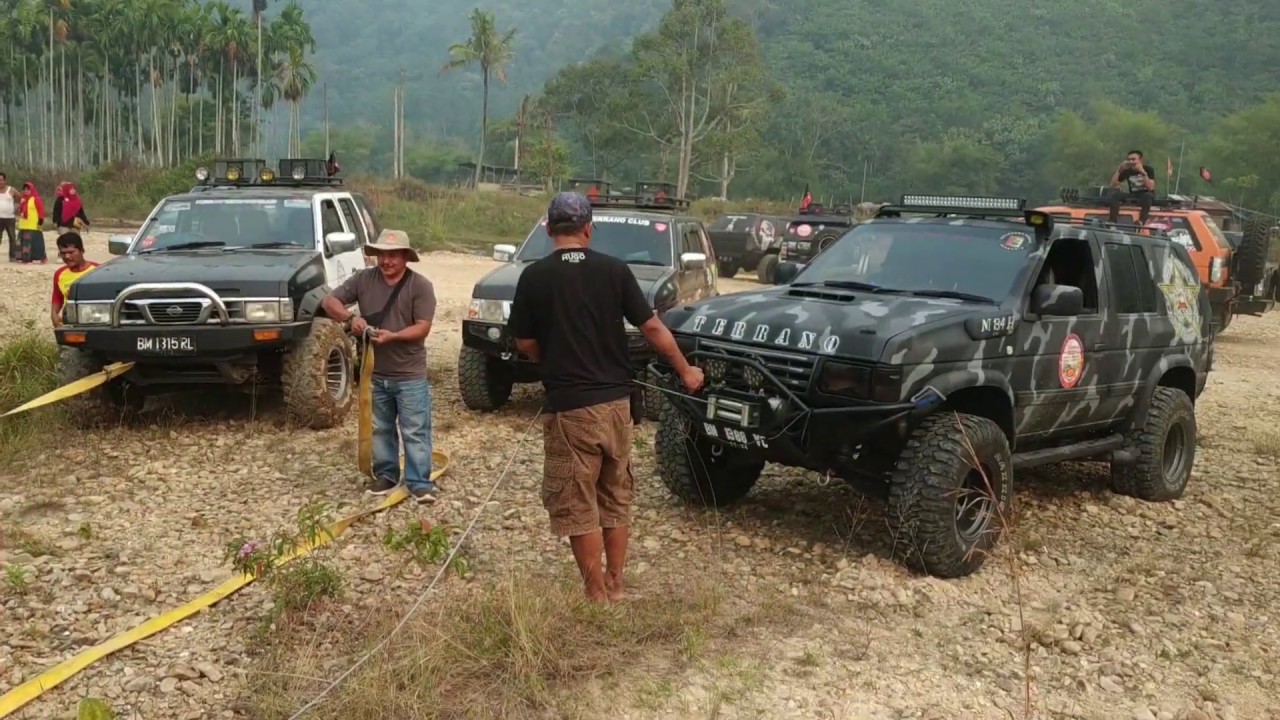 MOBILNYA SAMPAI KEBALIK!!! NISSAN TERRANO FUN OFFROAD TERRANO & NTC SUMBAR BULUKASOK PAYAKUMBUH