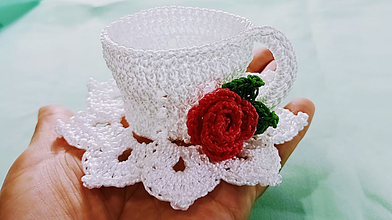 Xicara em crochê com rosinha rápida e fácil de fazer | Francinilda Crochê