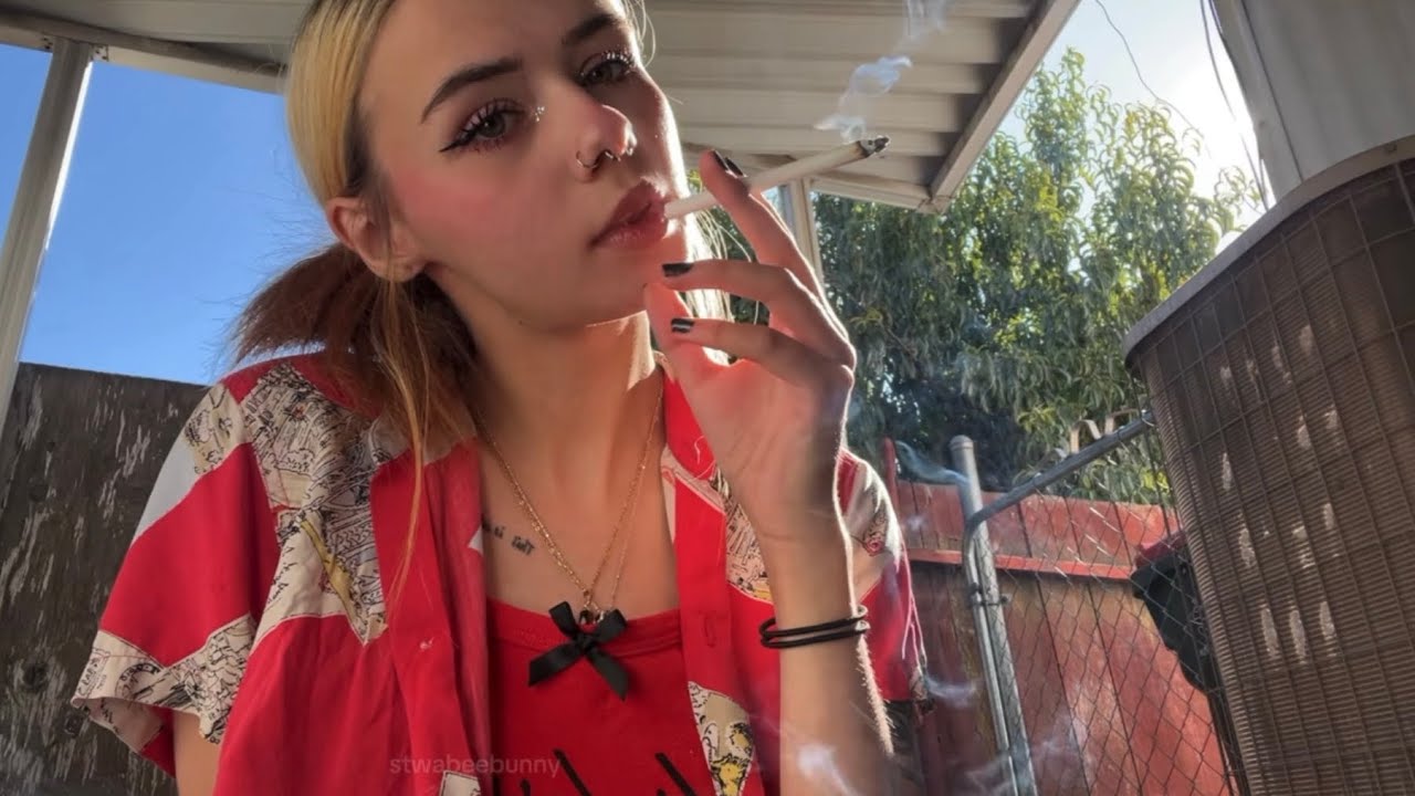 a smoke in the sun - stwabeebunny