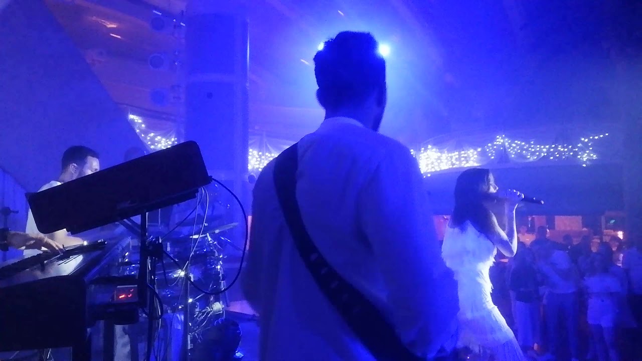 White party on Aida Perla