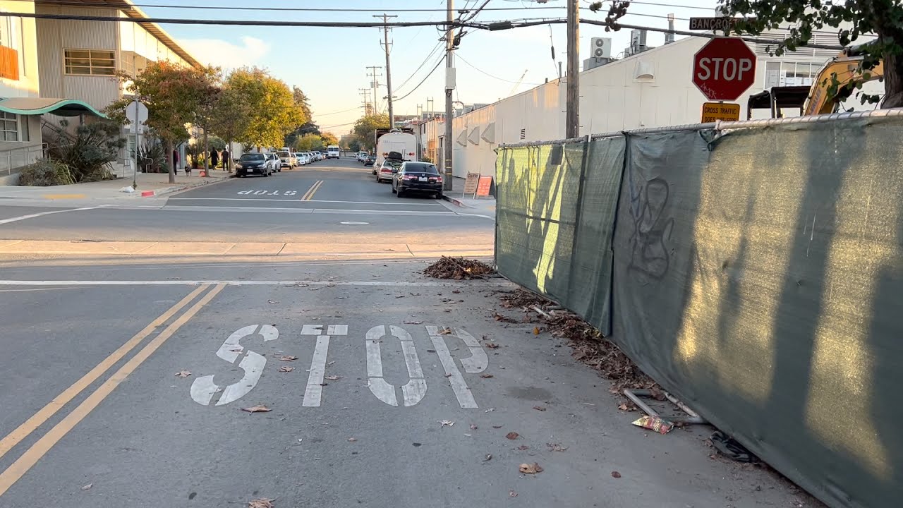 Berkeley, Bancroft & 5th- visual hazard from construction site privacy screen