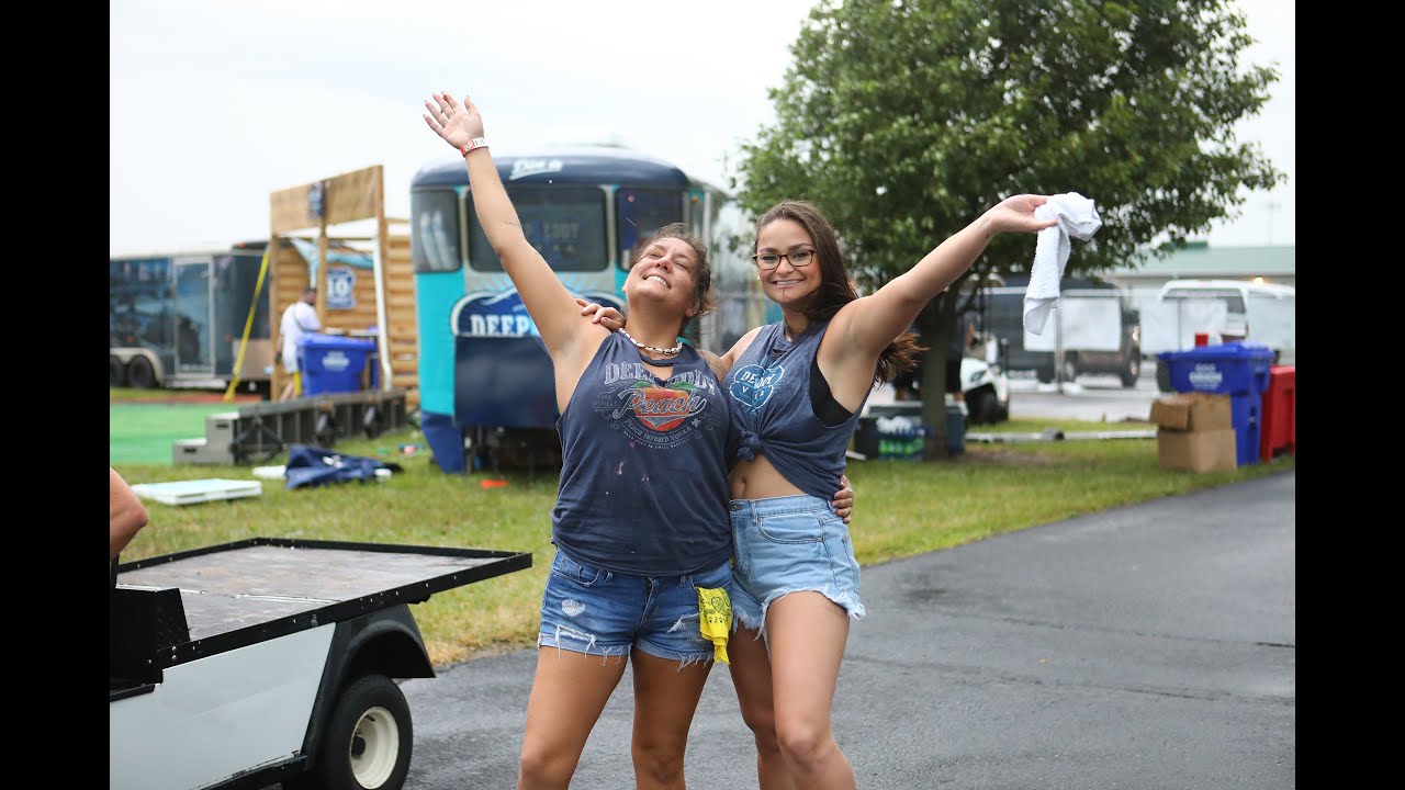 Heavy rain, wind dampen Friday's Kicker Country Stampede