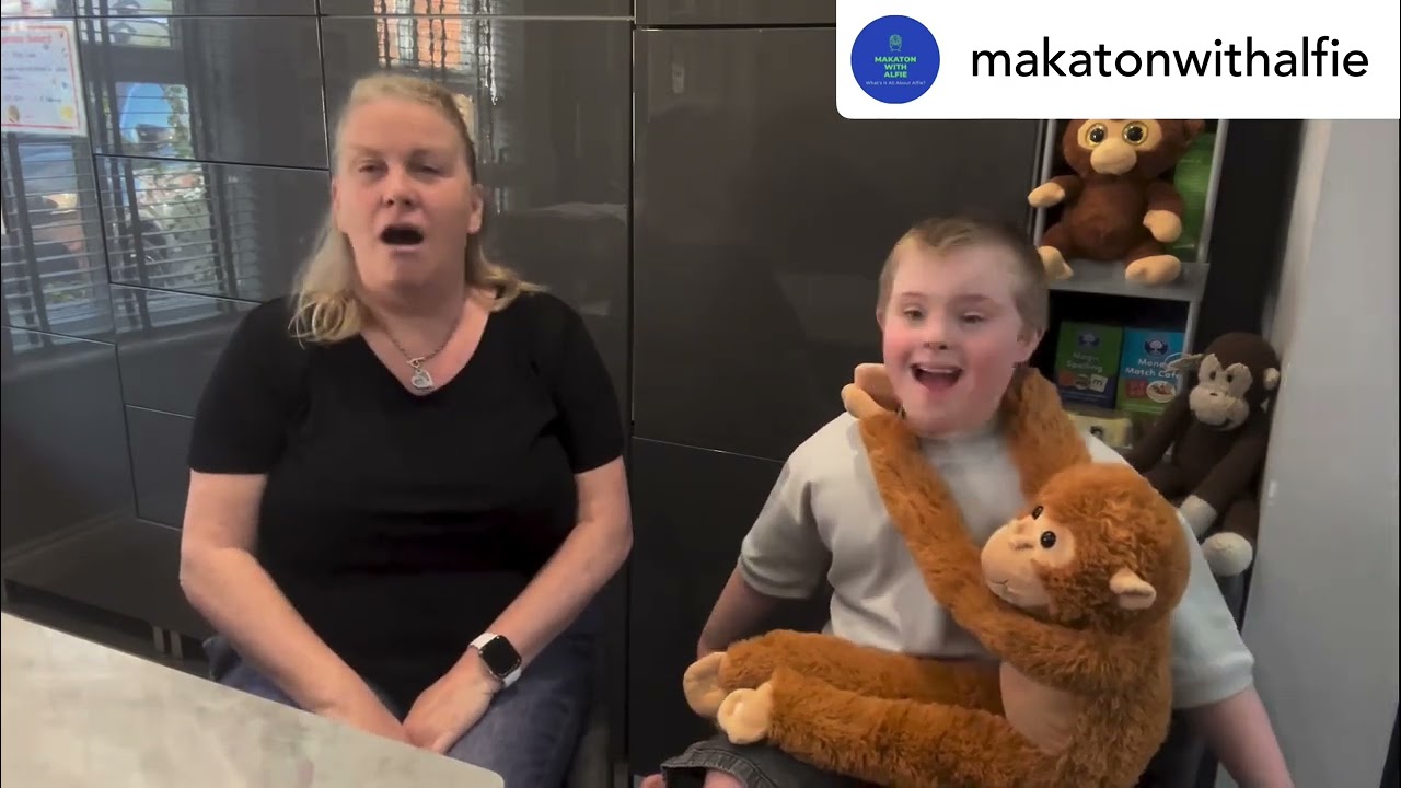 Makaton for ‘MONKEY’ 🐵