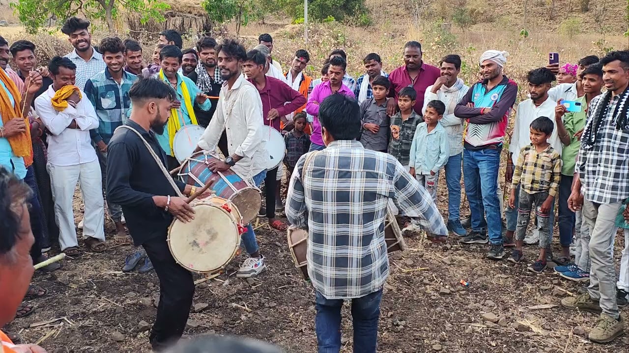 || बारात में दोनो पक्ष के ढोलकियो (बाजोतरी) का आमना सामना || #adiwasiculture #adiwasiशादी #आदिवासीyt