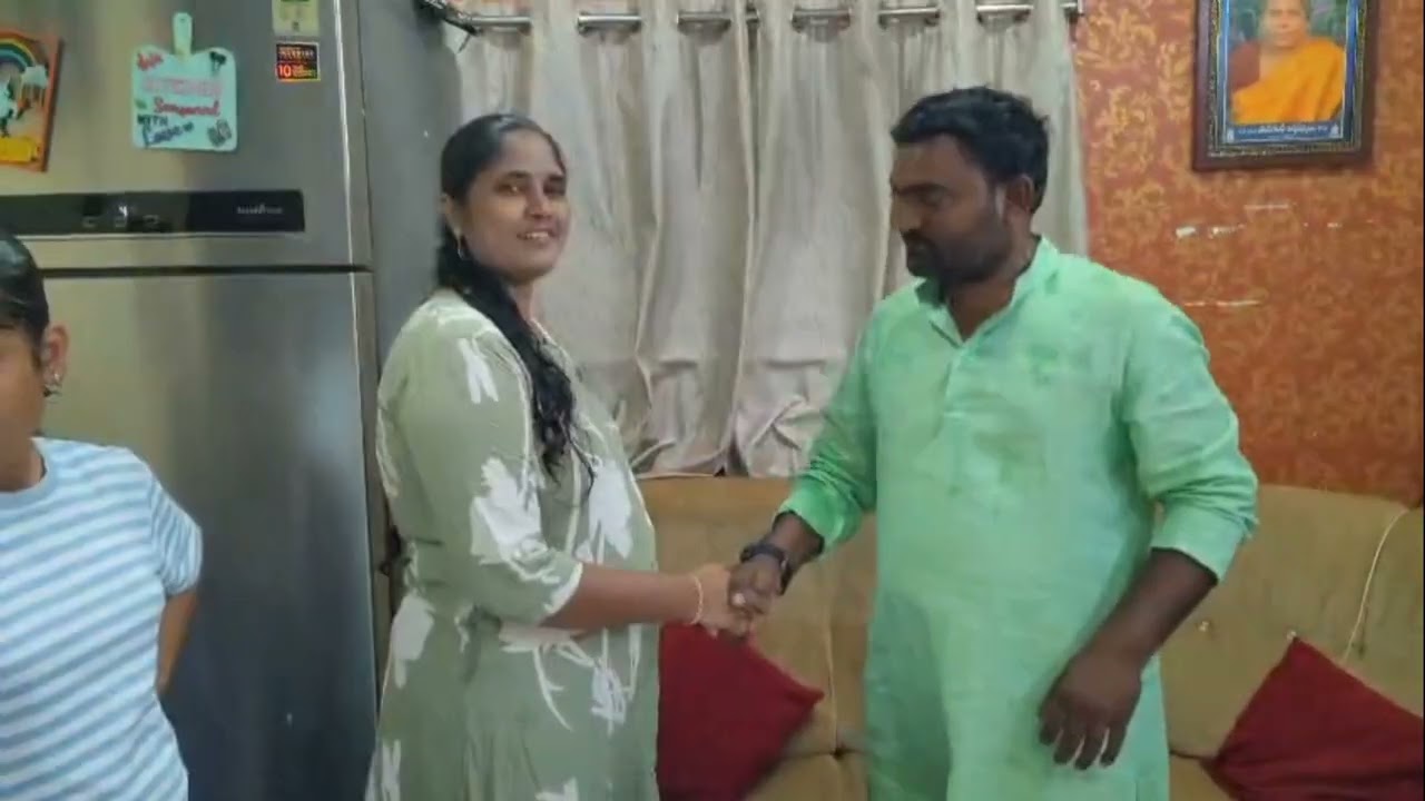 మా హస్బెండ్ బర్త్డే  మా ఫ్యామిలీ తో సింపుల్గా ఇలా అయితే సెలబ్రేట్ చేసాము 🥰 చాలా హ్యాపీగా ఉంది ❤️