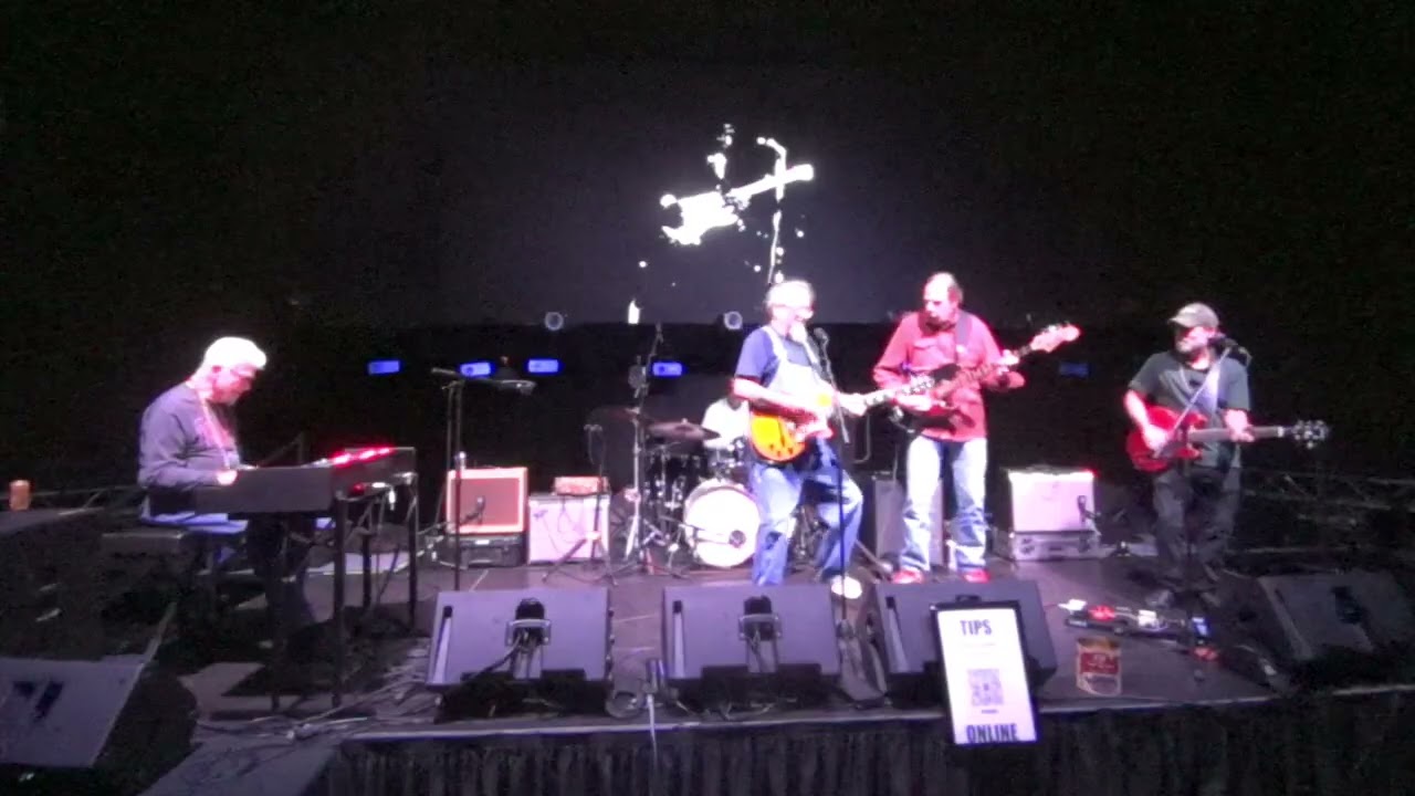 Midnight Rider, Mike Blue, vocal