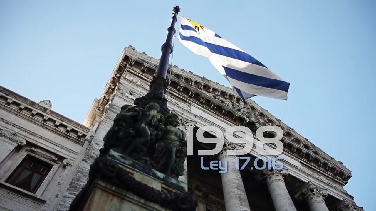 Cien a&ntilde;os de pol&iacute;ticas de drogas en Uruguay