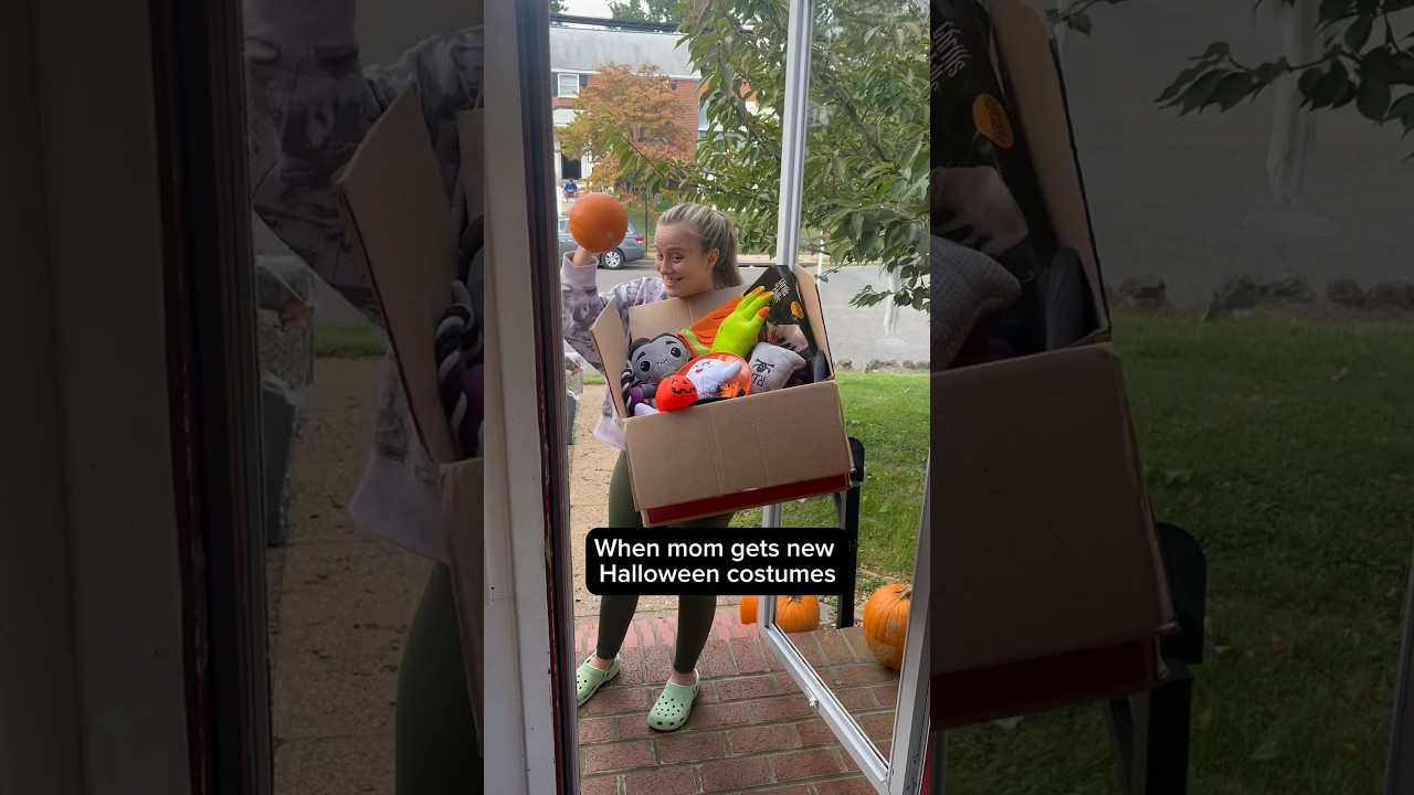 Halloween Dog influencer problems 😝 #dogmom #doglover #dogmomlife