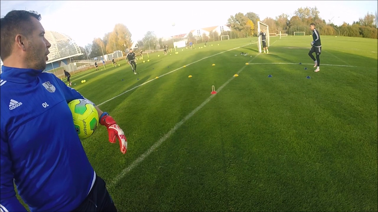 Spécifique gardiens pro (jeu aux pieds, trajectoires)