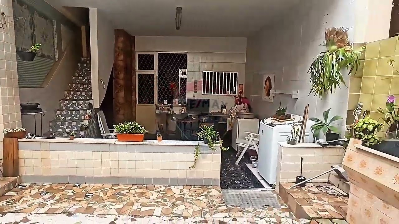 Casa à venda em Ramos, com 3 andares, 3 quartos, 3 banheiros, terraço, quintal de fundos 71, Ramos