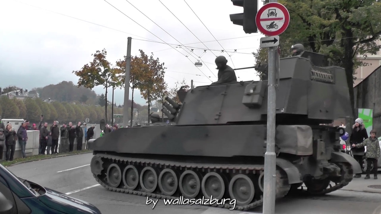 Abrücken der Panzerkolonne [Leistungsschau Nationalfeiertag ÖBH]