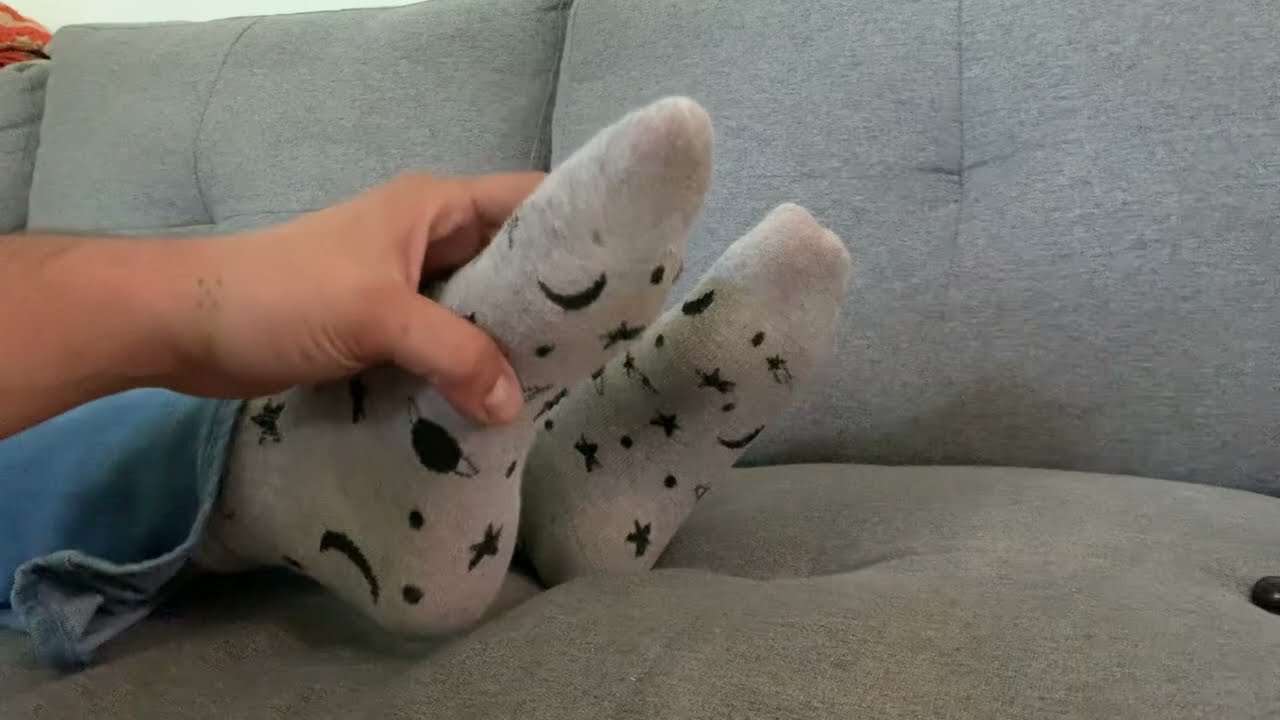 ASMR GumChu - Foot Massage Sounds + Gum Popping