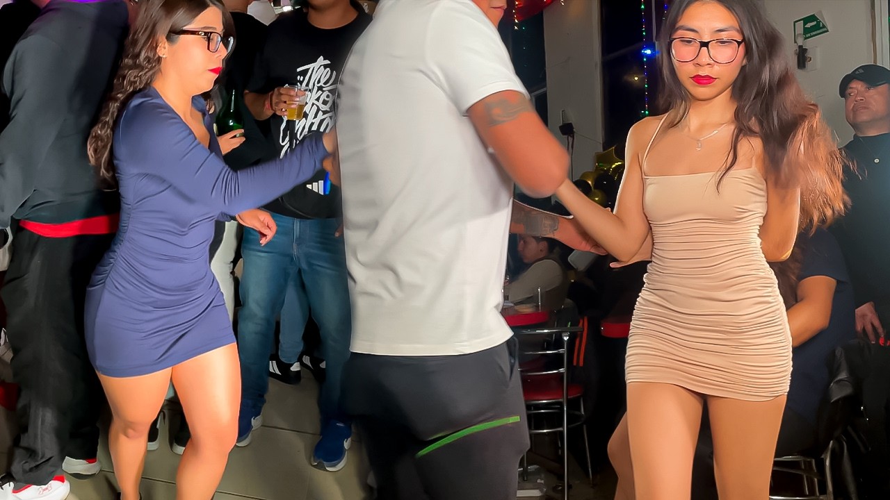 Que bonito Bailan al sabor de sonido Karissia En salon el S.A.R.H