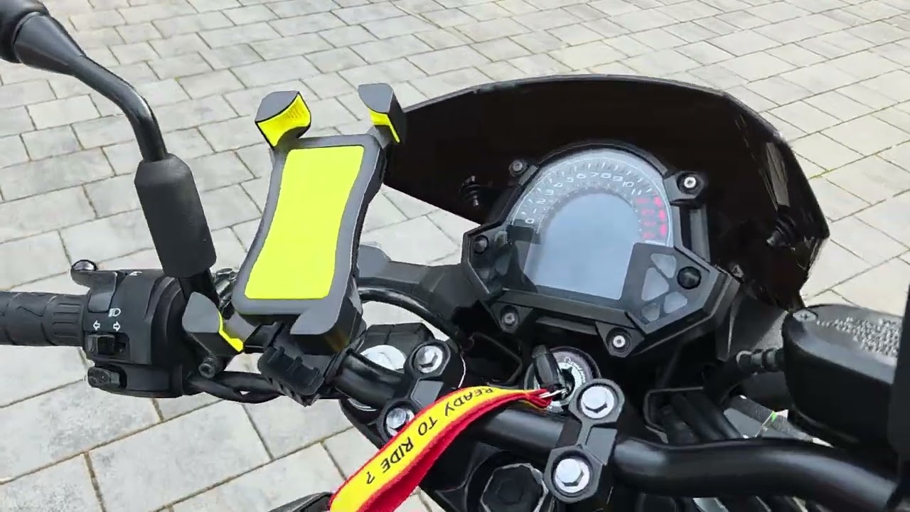 Kawasaki Z400 @