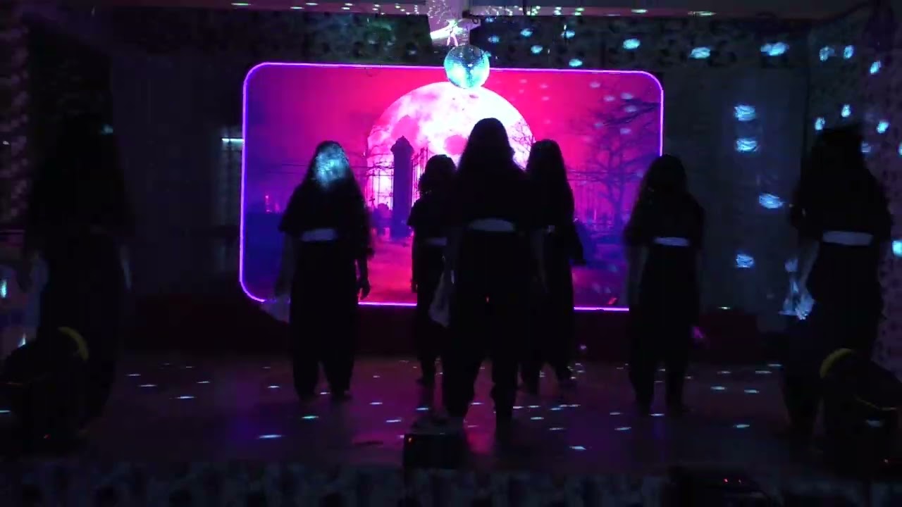 Soja Mere Chanda Raat Ho Gayi | Lori of Death | Ragini MMS 2 | Scary Story | Girls' Dance video