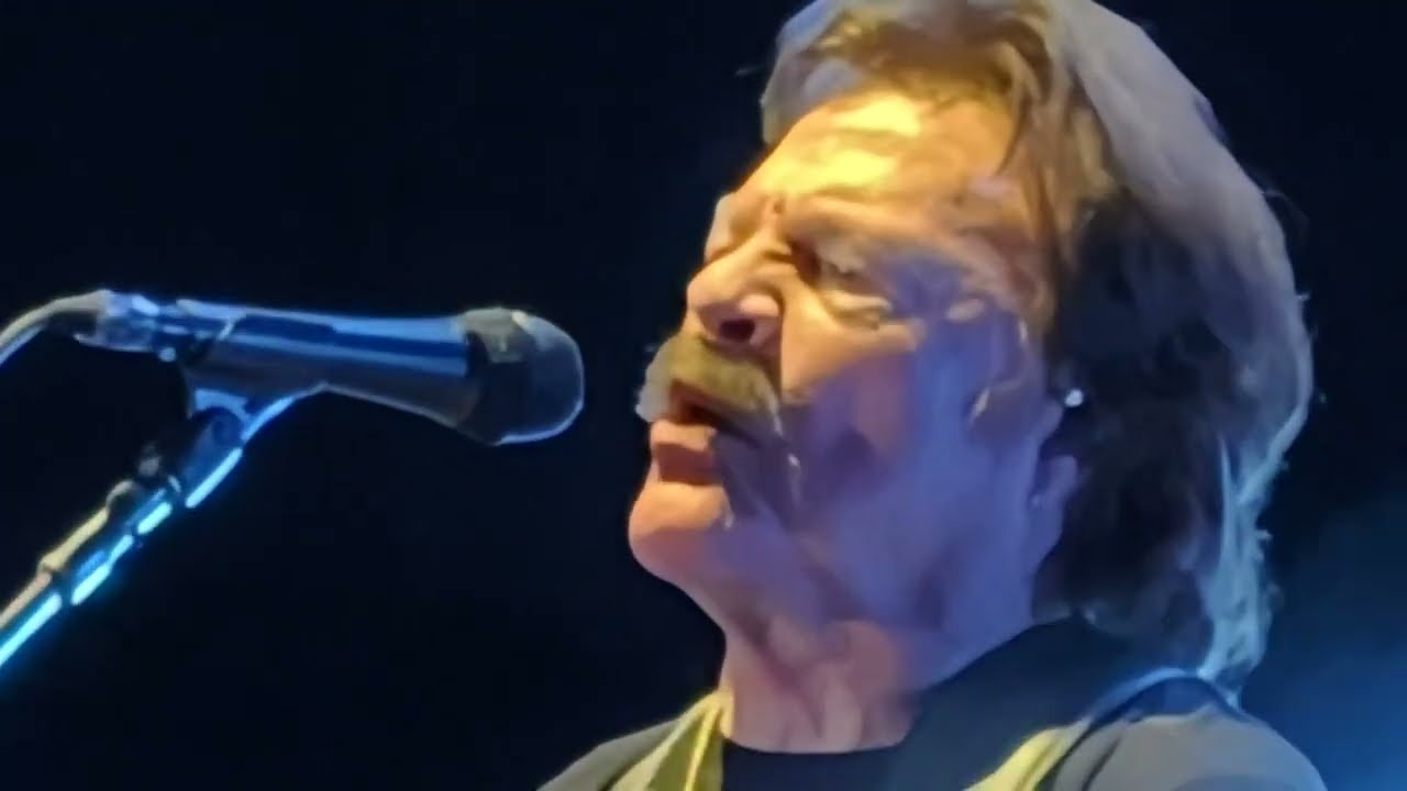 The Doobie Brothers - Long Train Runnin (Live in St Louis MO 09-04-2025)