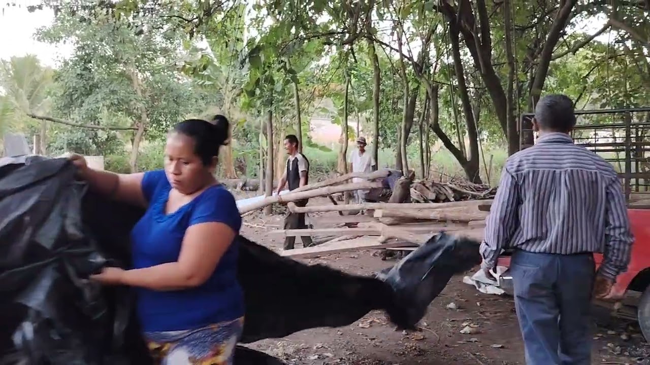 La familia de cushin muy feliz porque trajimos los orcones 
