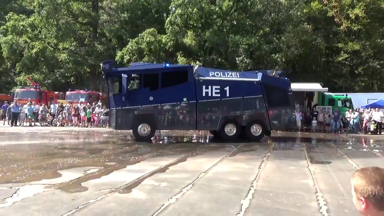 [Wasserwerfer 10000] Polizei Hessen 1 Mercedes Benz/Rosenbauer Wawe10000 in Hanau