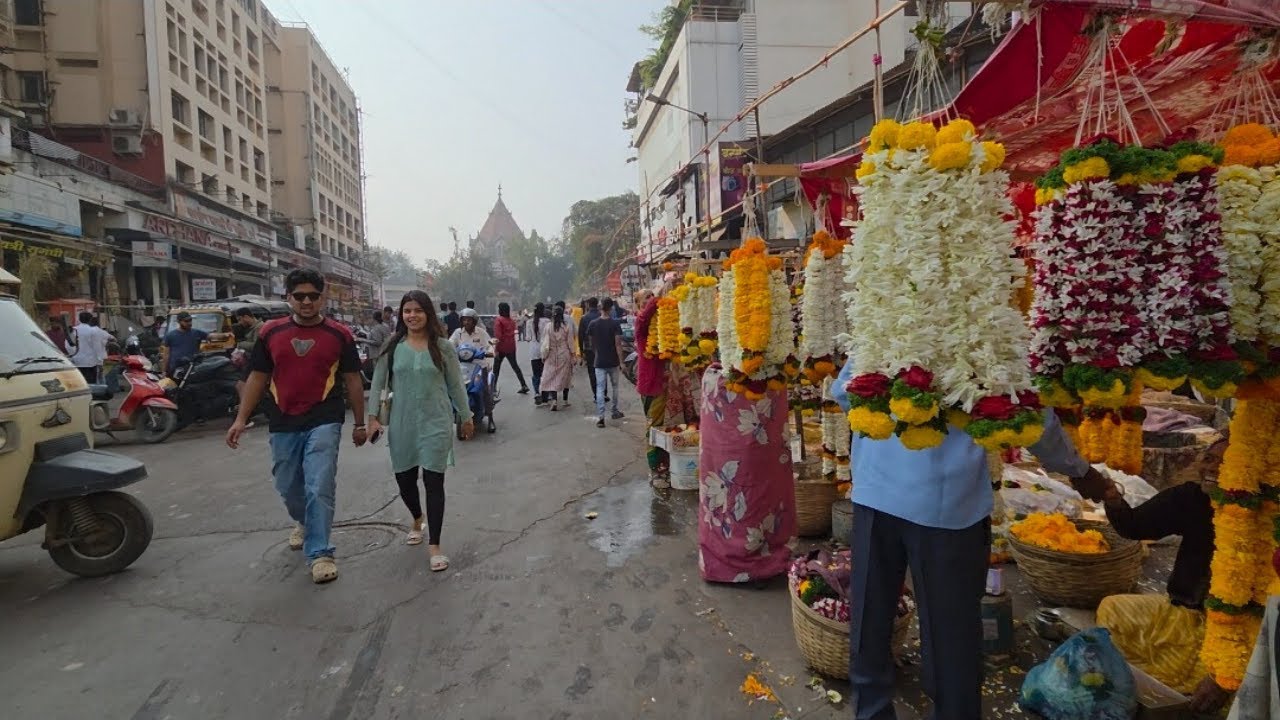 Laxmi Road, Pune | Walking Through Flower & Market Streets