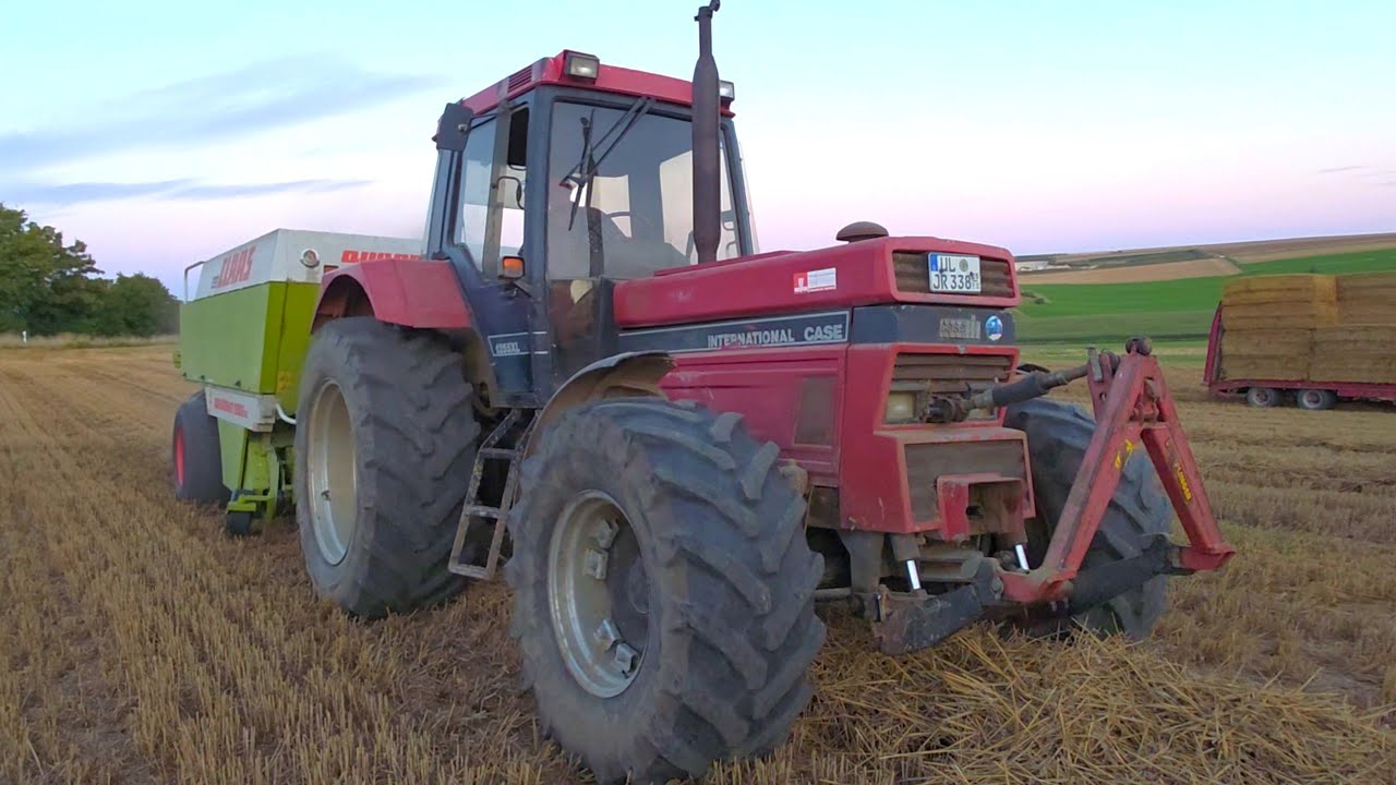 International 1255 XL Case mit Claas Quadrant 1200 RC & Case 1056 XL beim Stroh pressen
