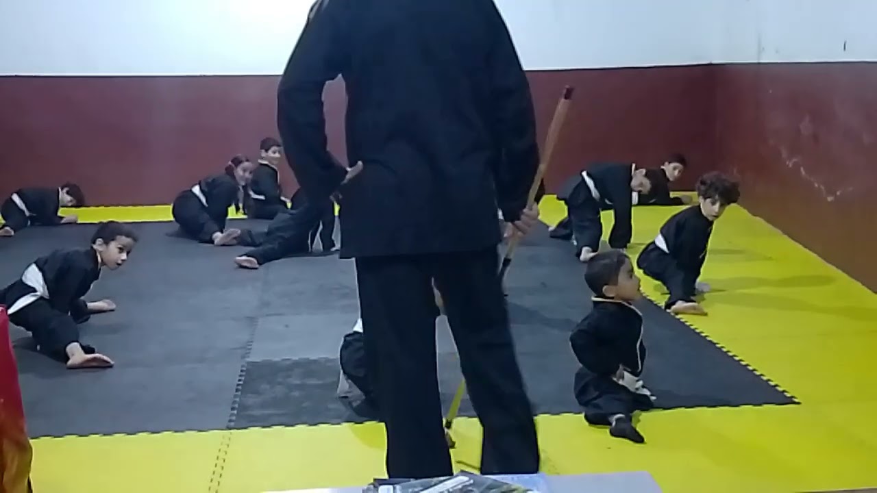 عبد العالي ولا يحط فاسيه ها هو ولا اللاعب ديال المستقبل