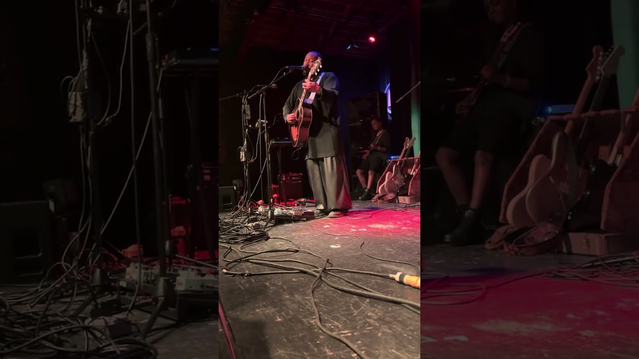 Bartees Strange - &ldquo;17&rdquo; Live at Motorco