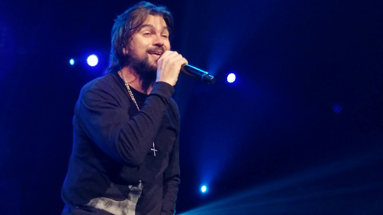 Bonita  Juanes #JuanesYatra #juanesJewels 🎤🎤😁