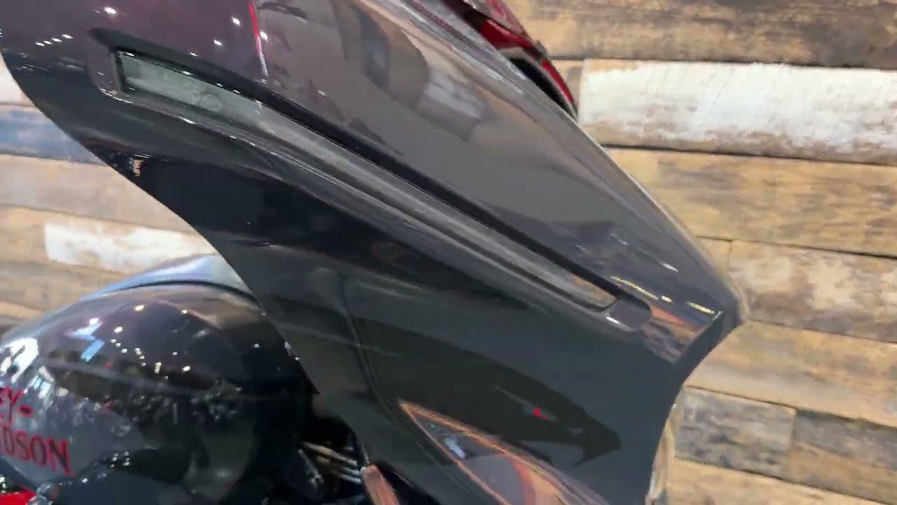 Harley-Davidson CVO Street Glide ST 2026 года выпуска, цвет Inferno Gray (FLHXSTSE).
