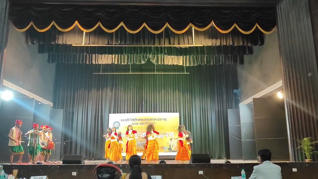 Khamao Barkwnai Mwsanai Bodo Traditional Dance //Dept -of Folklore//Varsity Week Gauhati University 