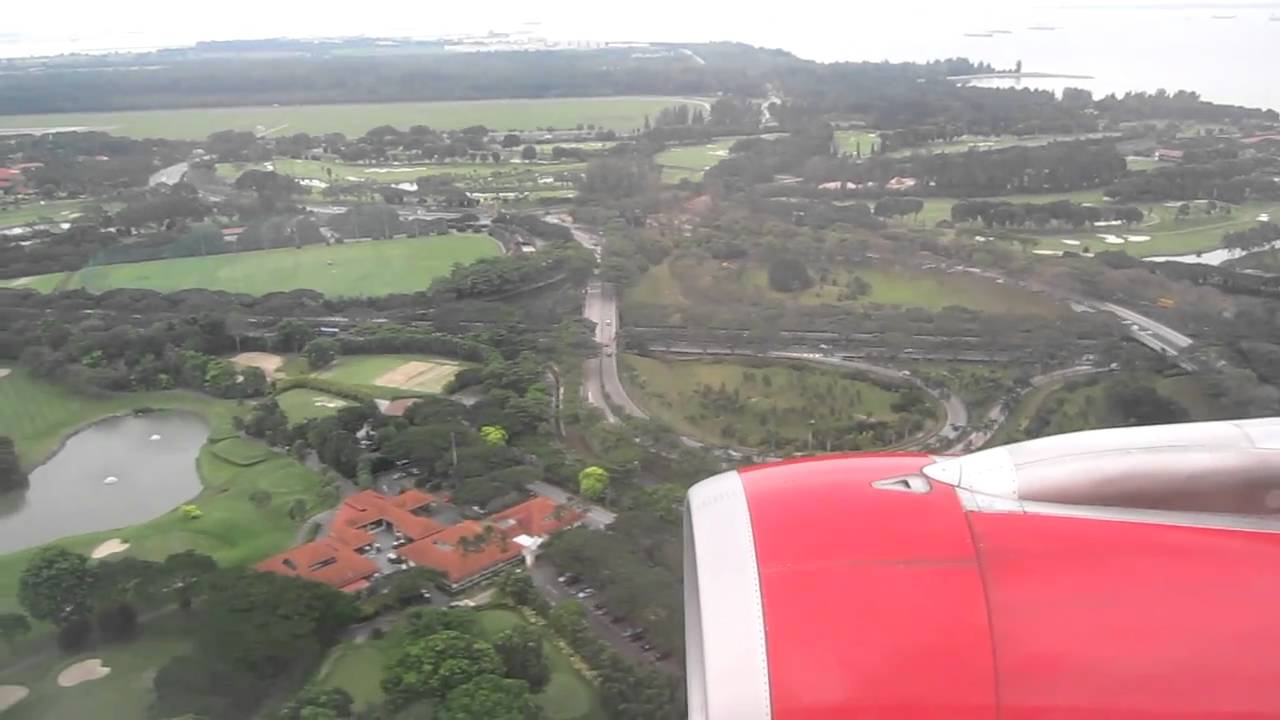 Airplane Landing in Singapore Airport (SIN)