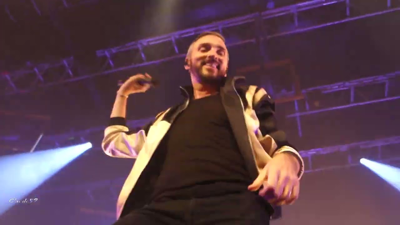 Christophe Willem_J'Tourne en Rond/Heartbox/MarlonBrando/Double Je_ Compiègne 03 02 2023