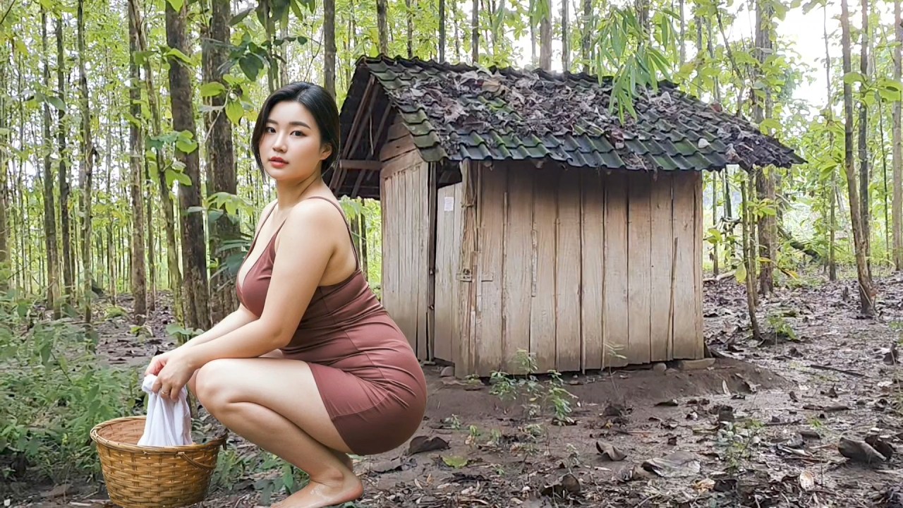 JANDA DESA CANTIK MANTAN BIDUAN DANGDUT TINGGAL SENDIRIAN DI RUMAH TERPENCIL