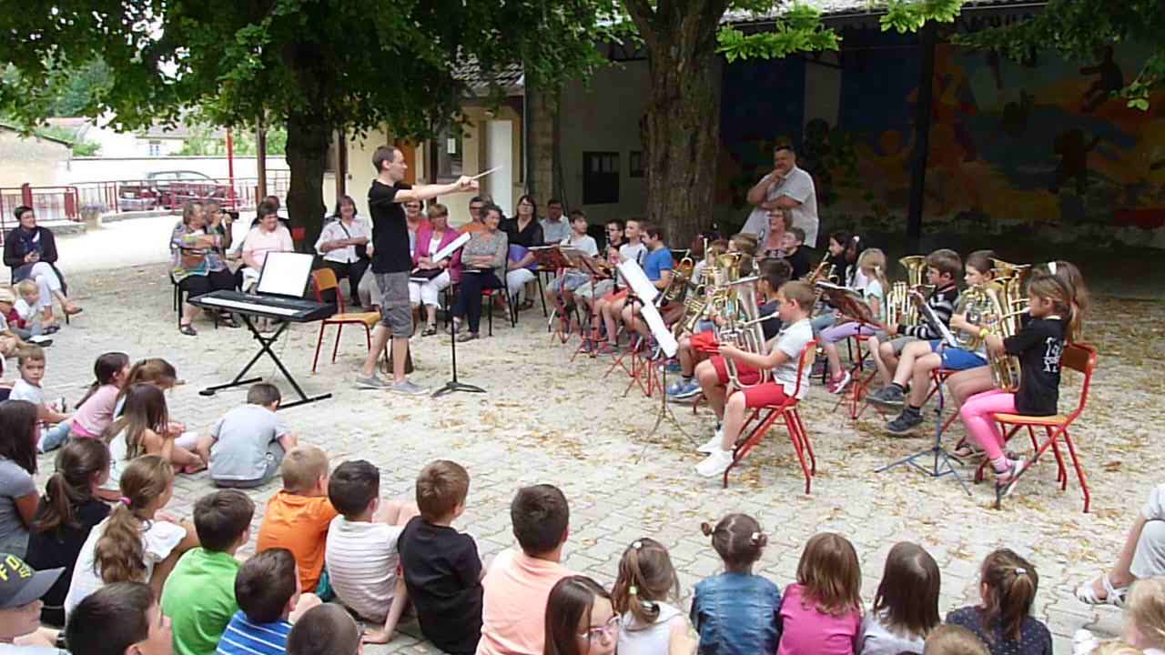F&ecirc;te de la musique &agrave; l'&eacute;cole Estissac