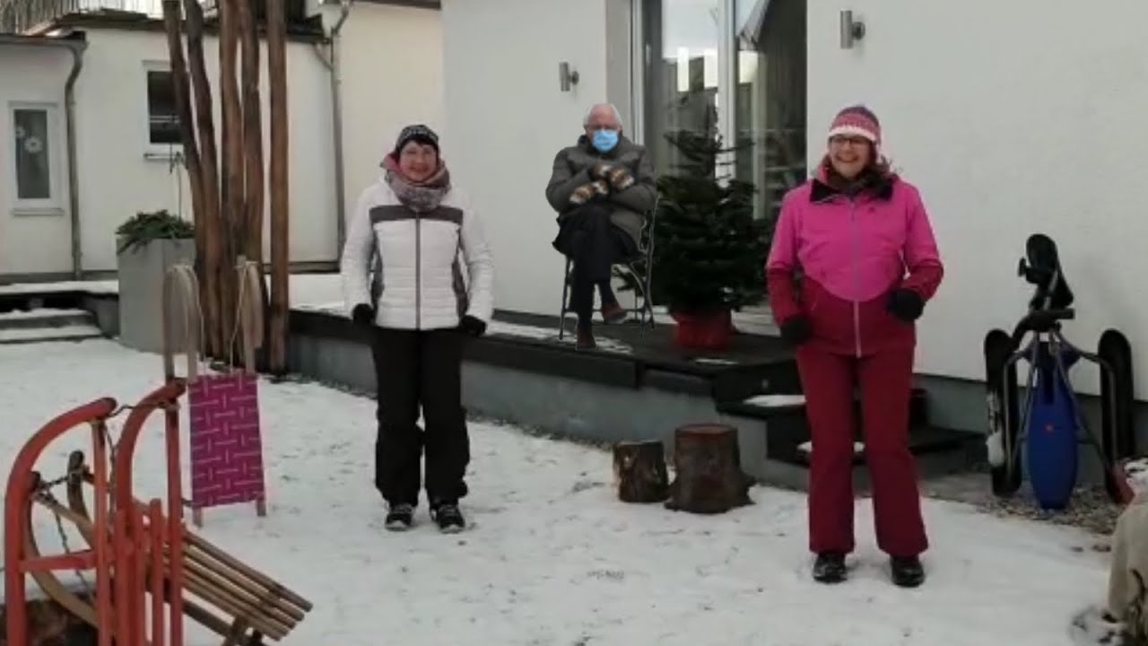 Schneeflockentanz mit Claudia und Michaela