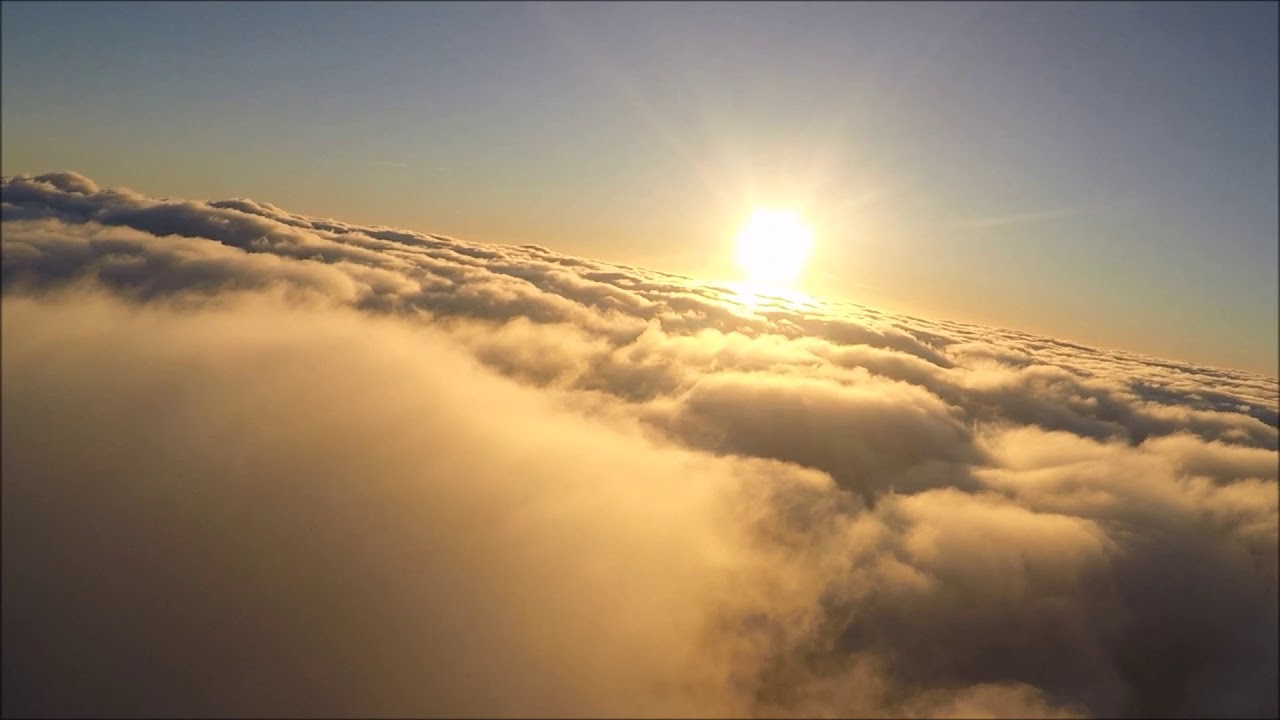 natuurpracht boven de wolken