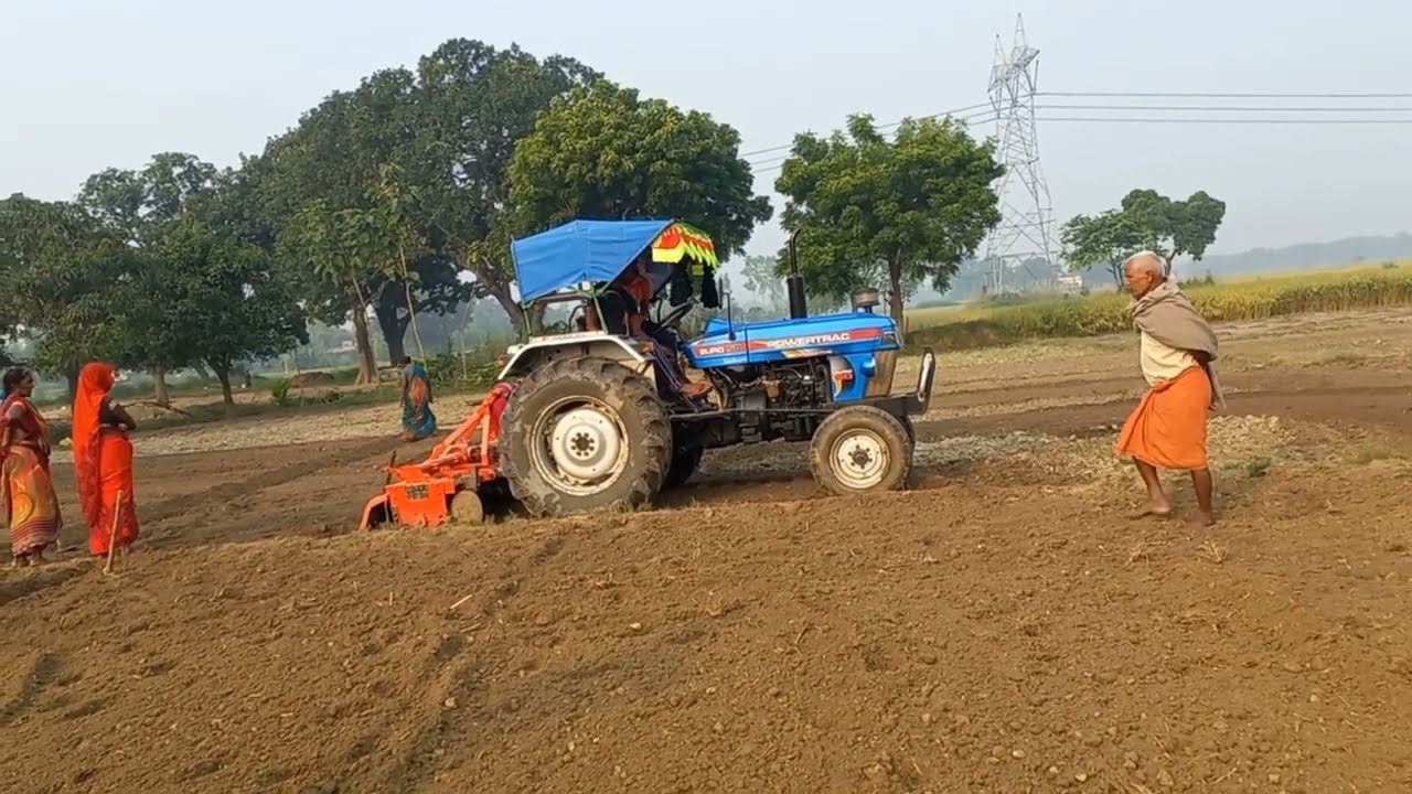 aaj apne khet me aalu boya gay hai tractor powertac euro 50 #avinashbhaitractor