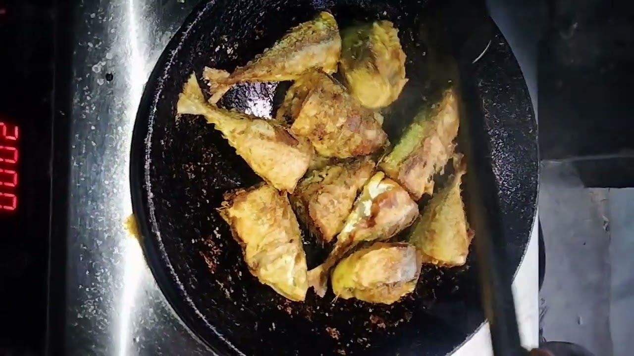 পাকা টমেটো দিয়ে সুরমা মাছ ভুনা করলাম