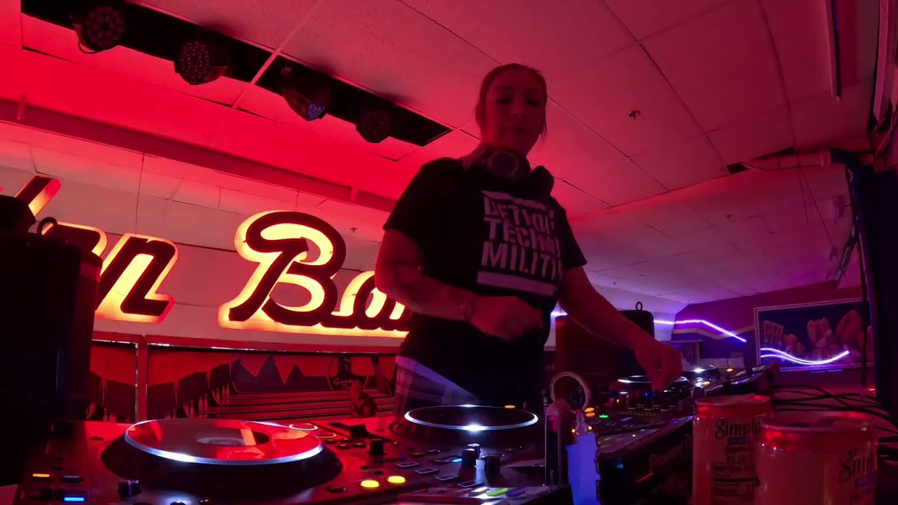Nikkie Nocturnal at Industry Sundays (Techno Mix)