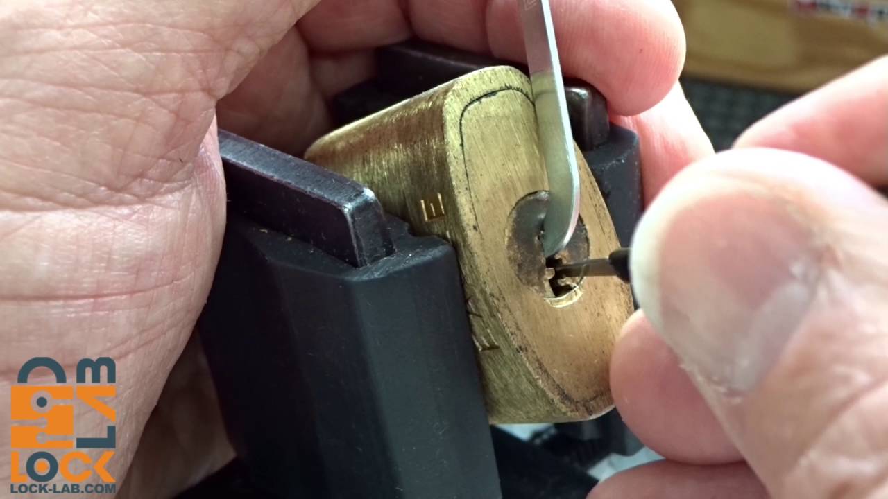 (883) Mystery Eagle Padlock #1
