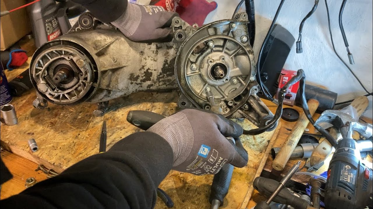 Piaggio ZIP SP1 50ccm LC Restauration - Winterprojekt Teil 3 - Zylinder reparieren und Motor spalten