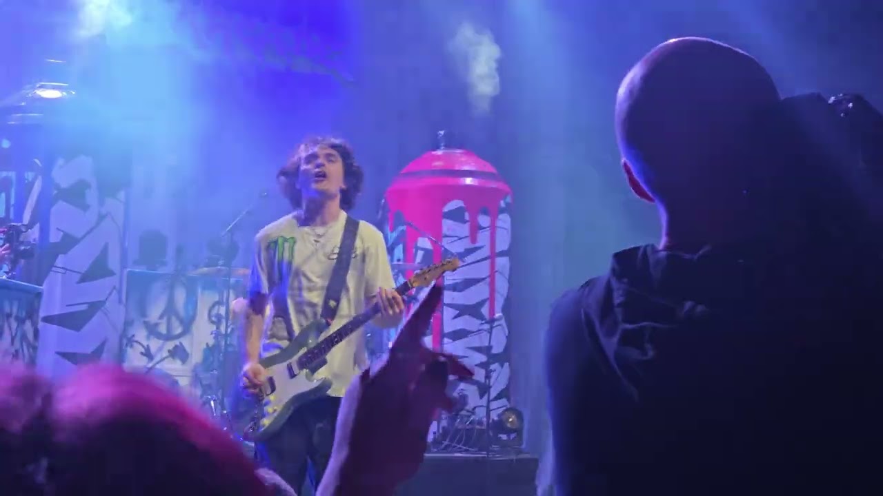 South Arcade - Drive Myself Home (LIVE London 28/11/2025)