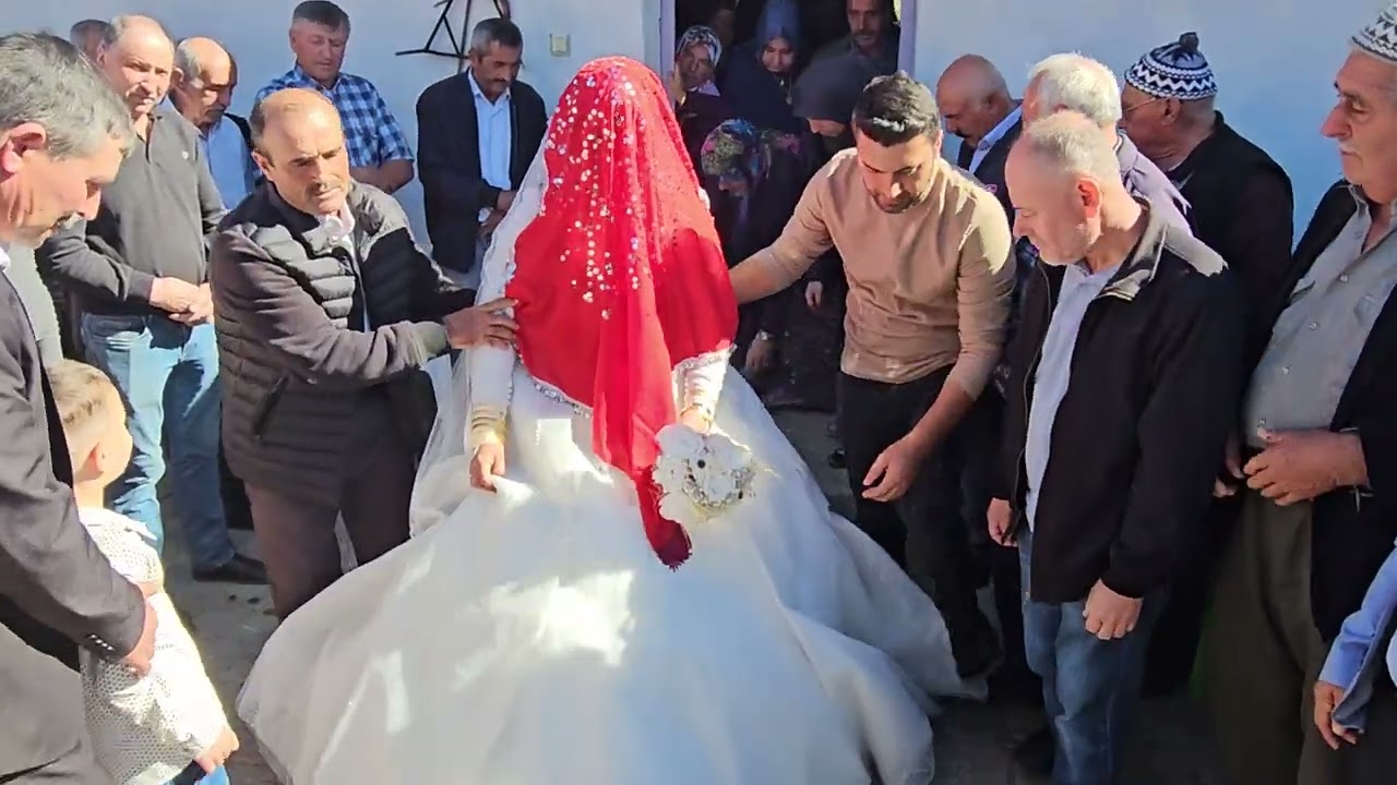 DEMİRCİ'nin AHMETLER KÖYÜNDE FATMA HAMZA DÖNMEZ ÇİFTİNİN DÜĞÜN TÖRENİNDEN GÖRÜNTÜLER 20-10-2024